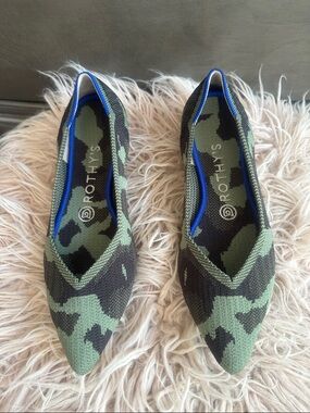 Rothy's Green Camo Pointed Knit Flats with Blue Trim